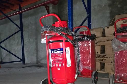Ổ nhóm sản xuất và tiêu thụ hơn 1,2 triệu bình cứu hỏa giả bị truy tố