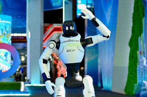 Từ robot hình người đến giải pháp chống ngập tại triển lãm ở TP.HCM