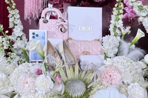 Chi hơn 500 triệu làm tráp cưới iPhone 18, túi Dior đi hỏi vợ