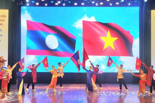 Nhiều hoạt động văn hóa kỷ niệm các dấu mốc quan trọng trong quan hệ Việt Nam - Lào, Việt Nam - Campuchia