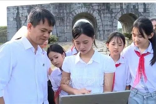 Thành đá qua lời con trẻ