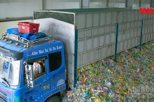 [Video] Nghịch lý rác nhựa nhiều, nguyên liệu tái chế thiếu
