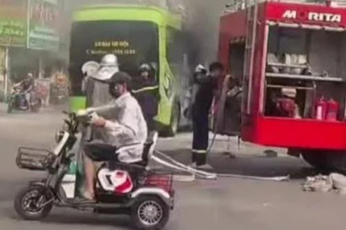 Hà Nội yêu cầu tăng cường bảo đảm an toàn xe buýt sau sự cố cháy xe
