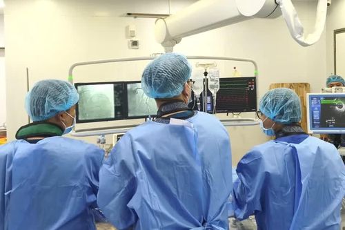 Hút 3 gói thuốc mỗi ngày, người đàn ông đột ngột ngưng tim