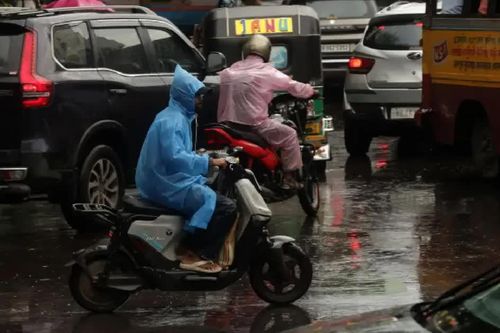 Ấn Độ khẩn trương sơ tán dân tránh bão xoáy Arnab