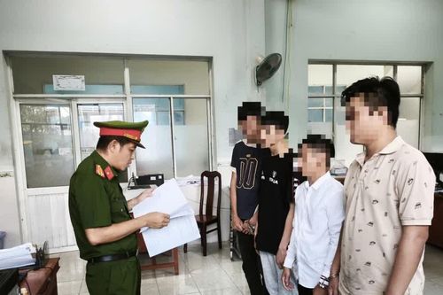 An Giang: Nhóm đối tượng mang dao tấn công cả nhà người khác để giải quyết mâu thuẫn