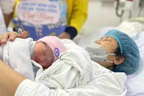 Hà Nội đề xuất hỗ trợ 1 triệu đồng cho cặp đôi kết hôn, 4 triệu đồng cho phụ nữ sinh 2 con trước 35 tuổi