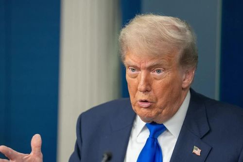 Tổng thống Mỹ Donald Trump treo thưởng 1 triệu USD cho thông tin về gian lận bầu cử