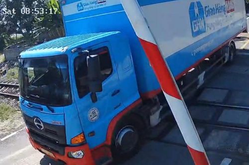 Lỗi vi phạm khó tin của tài xế xe tải: Bị phạt 19 triệu đồng, tước GPLX 2 tháng