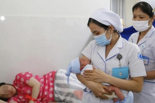 Hà Nội dự kiến hỗ trợ 4 triệu đồng cho phụ nữ sinh 2 con trước 35 tuổi, 1 triệu đồng cho cặp đôi kết hôn