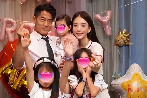 Quách Phú Thành đón sinh nhật bên vợ và 3 con gái