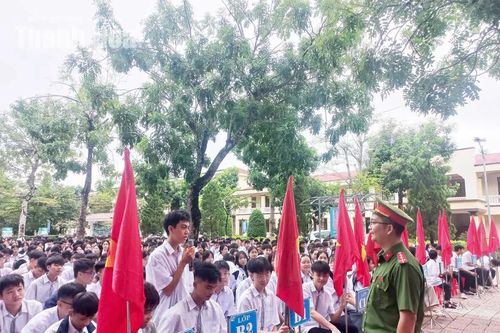 Đẩy mạnh tuyên truyền giáo dục pháp luật cho học sinh