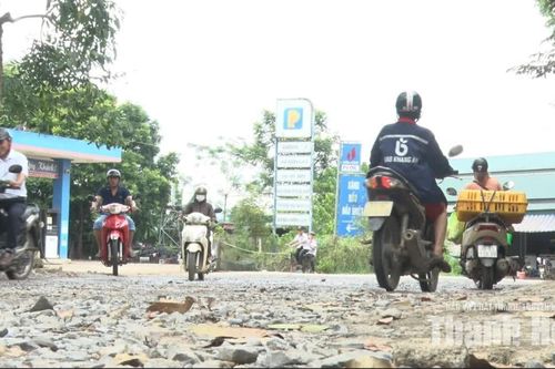 Nguy cơ tai nạn do đường xuống cấp