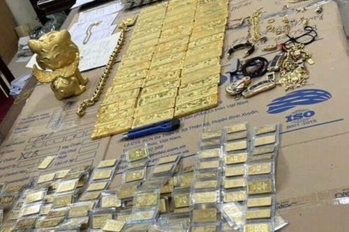 Tìm thấy hơn 200 kg vàng tại nhà người yêu Mr Pips