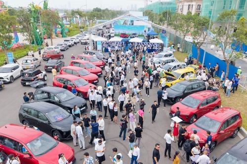 Cuộc đua MPV dưới 1 tỷ đồng: Xe xăng truyền thống chật vật tìm thị phần trước sức ép của xe điện