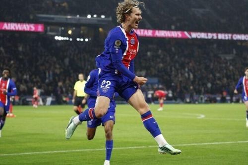Thắng thuyết phục Lyon 2-0, PSG độc chiếm ngôi đầu Ligue 1