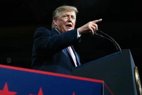 Tổng thống Mỹ Donald Trump treo thưởng 1 triệu USD cho người tố giác gian lận bầu cử