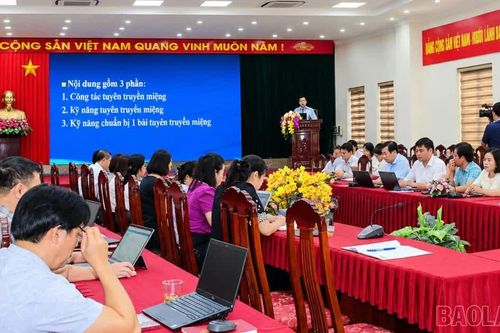 55 tuyên truyền viên, báo cáo viên được tập huấn nghiệp vụ công tác tuyên truyền miệng