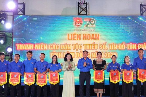 Lâm Đồng tuyên dương 108 thanh niên dân tộc thiểu số, tín đồ tôn giáo tiêu biểu