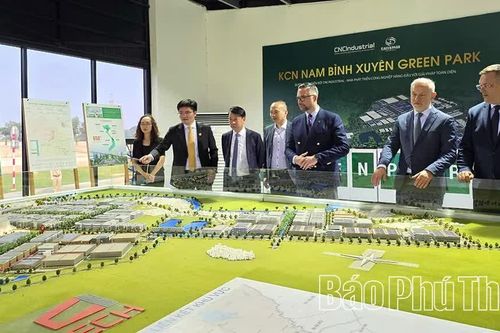 Đoàn đại biểu cấp cao Ba Lan tham quan thực tế tại tổ hợp công nghệ cao CNCTech