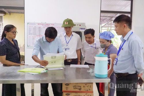 Bảo đảm an toàn thực phẩm tại các bếp ăn trường học