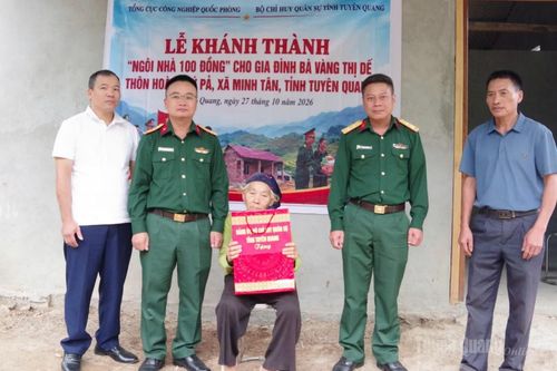 Bàn giao nhà ở cho gia đình khó khăn tại xã Minh Tân