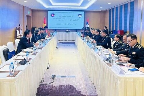 Hải quan Việt Nam – Lào tăng cường phối hợp chống buôn lậu, tạo thuận lợi thương mại