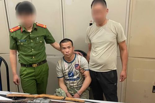 Công an xã bắt giữ đối tượng mua bán ma túy, thu giữ súng đạn