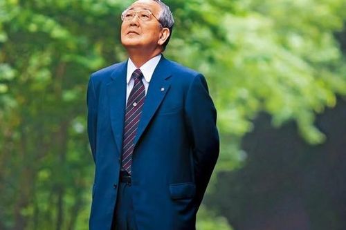 Bài học quản trị từ tỷ phú Kazuo Inamori: Tiền bạc là thước đo của giá trị cống hiến