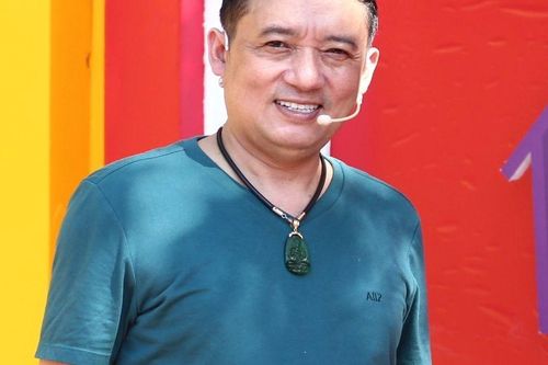 Diễn viên hài có 4 lần kết hôn: Từng trượt đại học 2 lần và đổi đời nhờ tác phẩm ngẫu hứng