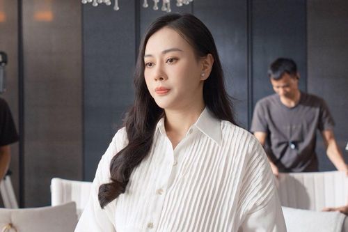 Phương Oanh mở lòng, tận hưởng bình yên ở tuổi 37