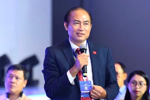 Doanh nghiệp đề xuất phát triển hàng không thông minh, điện gió ngoài khơi