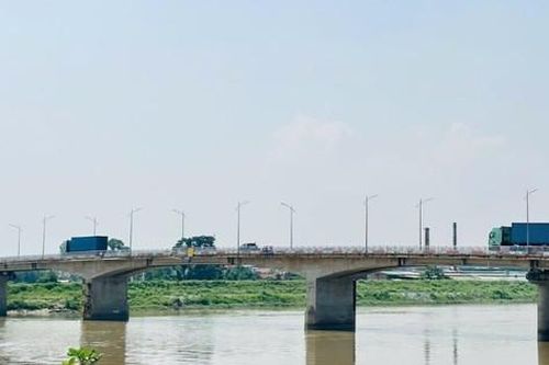 Hơn 2.300 tỷ đồng đầu tư dự án nâng tĩnh không 6 cầu đường thủy