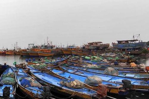 Ấn Độ sơ tán hàng chục nghìn người trước khi bão Arnab đổ bộ