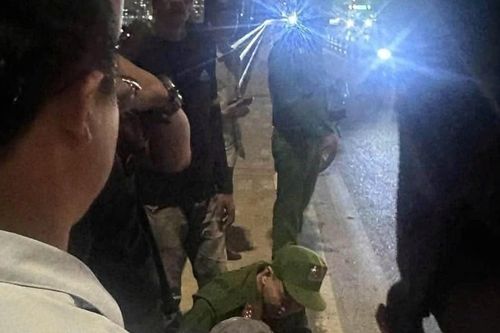 Hà Nội: Cảnh sát 113 kịp thời giải cứu hai mẹ con có ý định nhảy cầu Nhật Tân