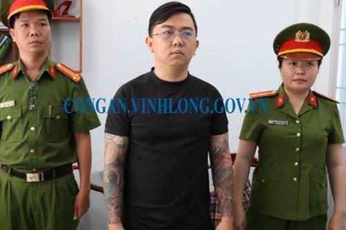 'Ma men' cầm hung khí đánh người đi đường nhập viện cấp cứu, lời khai hé lộ lý do khó tin