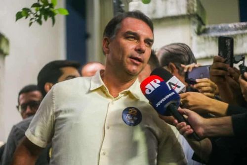 Cảnh sát Brazil điều tra nghi vấn ông Flavio Bolsonaro bỏ trốn sau thất bại bầu cử