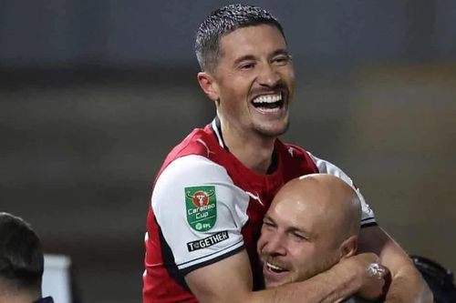 HLV đội hạng Tư nói điều bất ngờ sau khi quật ngã Arsenal
