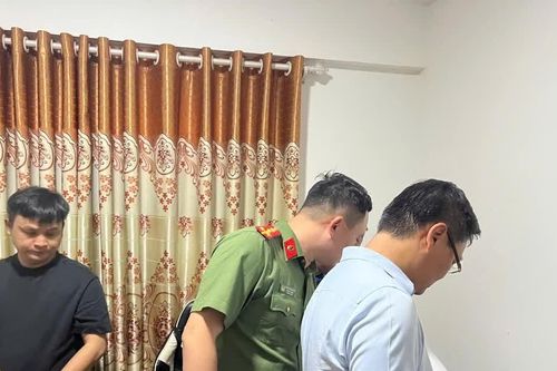 Khi giảng viên Đại học… cung cấp giấy tờ giả theo yêu cầu sinh viên