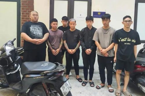 Khởi tố 5 đối tượng gây rối trật tự công cộng trên phố Trần Khánh Dư