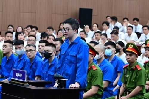 Mr Pips tiết lộ lý do nhận lương hàng tháng bằng vàng, USD