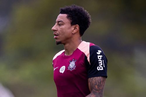 Lingard gãy 2 xương sườn