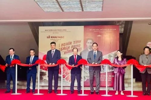 Trưng bày chuyên đề 'Nghĩa tình cách mạng-Những đồng chí Việt Nam tham gia Khởi nghĩa Quảng Châu'