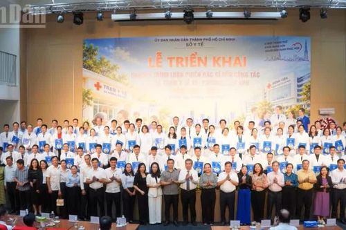 Thành phố Hồ Chí Minh đưa bác sĩ về gần dân