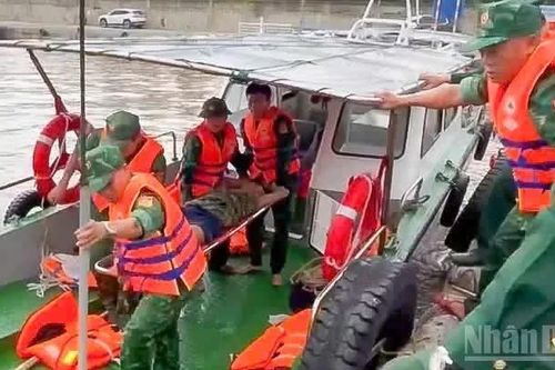 Bộ đội Biên phòng Hải Phòng kịp thời cứu thuyền viên tàu cá bị nạn trên vùng biển Đồ Sơn