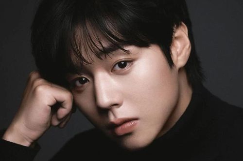 Park Ji Hoon đứng trước thành tựu mới tại 'Lễ trao giải Điện ảnh Rồng Xanh lần thứ 47'
