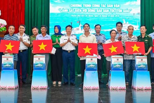 Cảnh sát biển với đồng bào dân tộc, tôn giáo