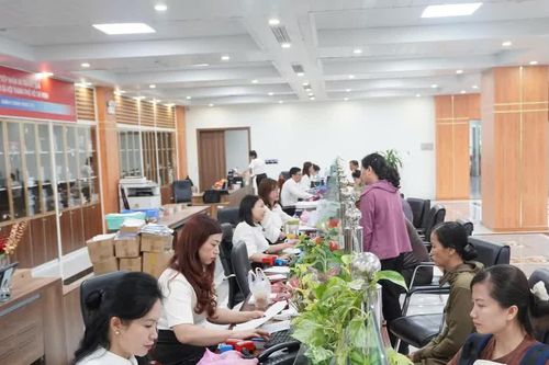 Thời hạn đóng BHXH, BHYT và gia hạn thẻ BHYT năm 2027 tại TPHCM