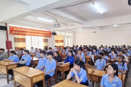 Mở lối học nghề, lập nghiệp cho học sinh dân tộc thiểu số
