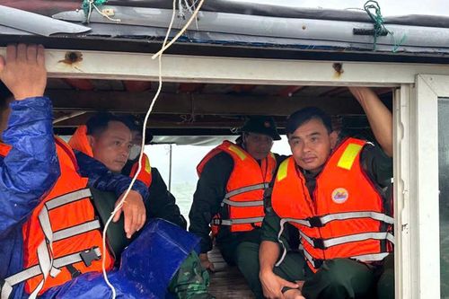 Chìm tàu cá trên vùng biển Hà Tĩnh, 1 ngư dân tử vong, 1 người mất tích